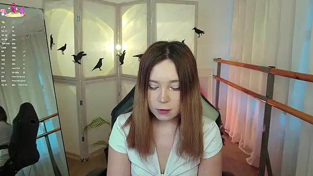 Snapshot of Lina_Glow chatting on 26, 10, 2025 Lina Glow online show from 26, 10, 2025