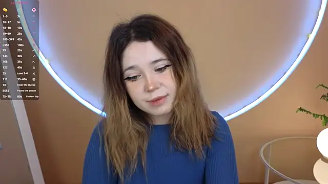 Snapshot of Lina_Glow chatting on 13, 11, 2025 Lina Glow online show from 13, 11, 2025