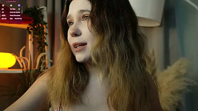 Snapshot of Lina_Glow chatting on 3, 12, 2025 Lina Glow online show from 3, 12, 2025