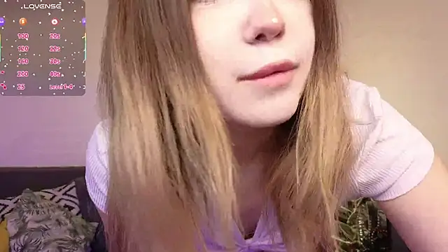 Snapshot of Lina_Glow chatting on 6, 1, 2026 Lina Glow online show from 6, 1, 2026