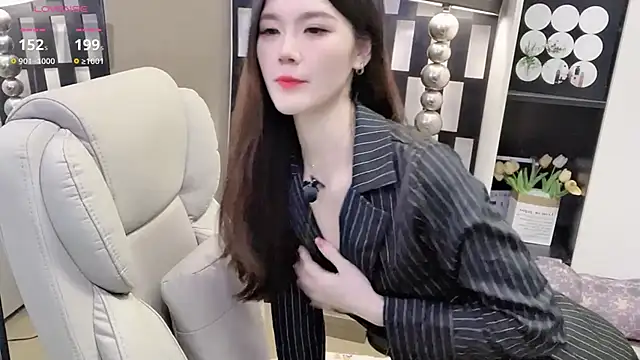 Yueyue-MM online show from 28, 11, 2025