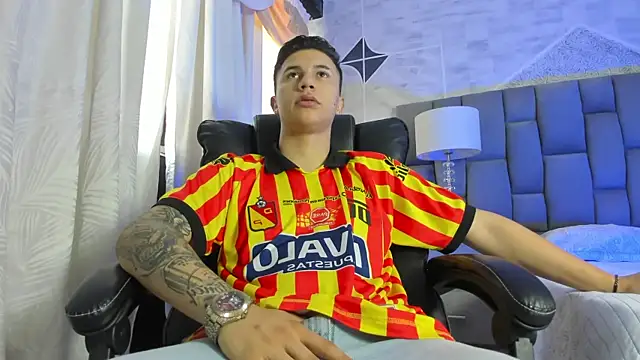 liaamsmiith  online show from 21, 10, 2025