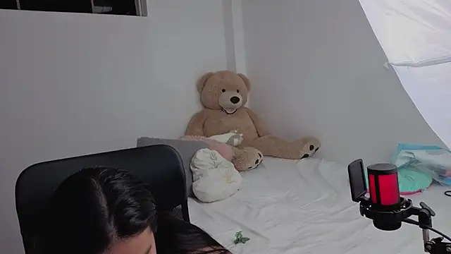 valerihouse online show from 3, 3, 2026