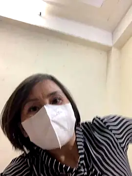 Snapshot of Hello_Linchii chatting on 13, 9, 2025 Hello Linchii online show from 13, 9, 2025