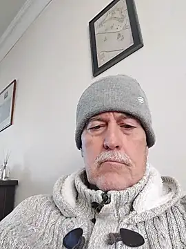 Snapshot of slaveman4you chatting on 18, 11, 2025 slaveman4you online show from 18, 11, 2025