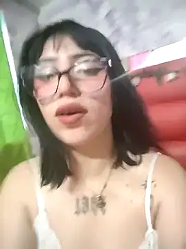 Snapshot of Kitty_Melodi chatting on 18, 9, 2025 Kitty Melodi online show from 18, 9, 2025