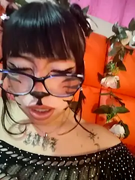 Snapshot of Kitty_Melodi chatting on 16, 10, 2025 Kitty Melodi online show from 16, 10, 2025