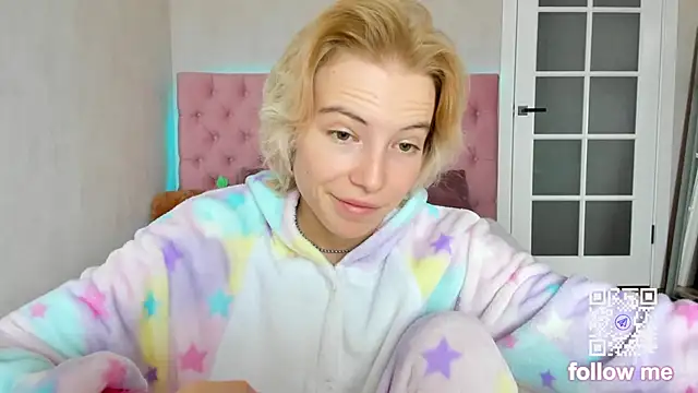 Pink Lila18 online show from 7, 10, 2025