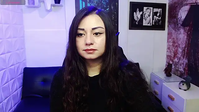 Eva Roussell online show from 8, 11, 2025