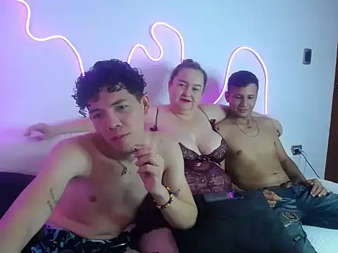 Snapshot of brutal_dirty_sex chatting on 18, 9, 2025 brutal dirty sex online show from 18, 9, 2025