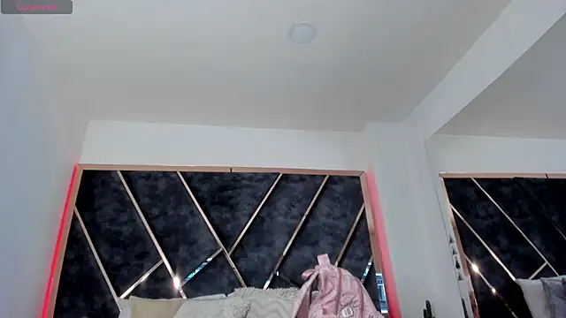 SusanaHenao online show from 27, 3, 2026