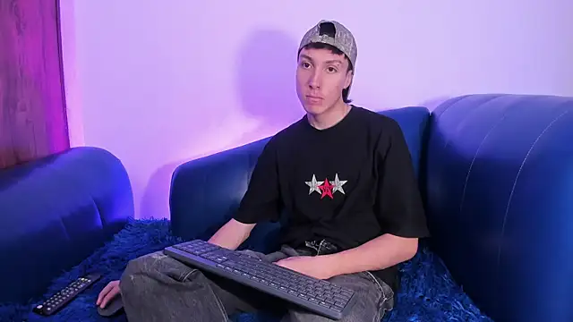 LittleDanny  online show from 21, 4, 2026