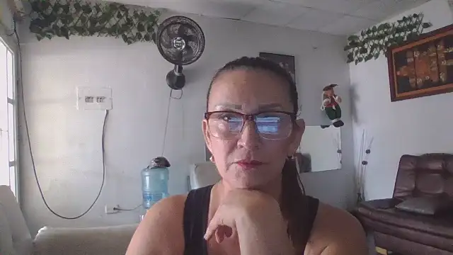 Snapshot of MiaVega chatting on 29, 10, 2025 MiaVega online show from 29, 10, 2025