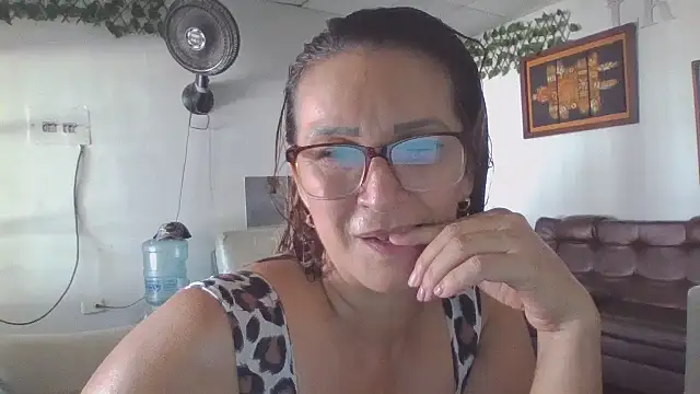 Snapshot of MiaVega chatting on 1, 11, 2025 MiaVega online show from 1, 11, 2025