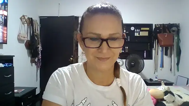 Snapshot of MiaVega chatting on 14, 12, 2025 MiaVega online show from 14, 12, 2025