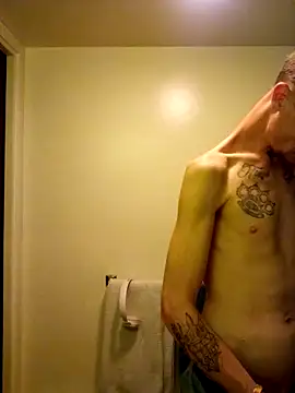 jizzyglizzy92 online show from 16, 4, 2026