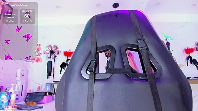 Natasha-Adams online show from 16, 4, 2026