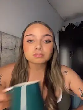 AnnyLopezzz  online show from 13, 4, 2026