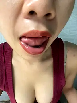 Yumii 09 online show from 4, 10, 2025