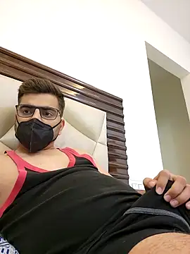 Snapshot of LoveGuruRA chatting on 4, 11, 2025 LoveGuruRA online show from 4, 11, 2025