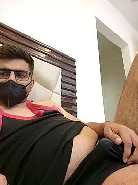 Snapshot of LoveGuruRA chatting on 6, 11, 2025 LoveGuruRA online show from 6, 11, 2025