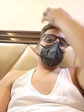 Snapshot of LoveGuruRA chatting on 11, 11, 2025 LoveGuruRA online show from 11, 11, 2025