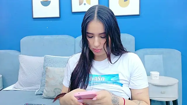 Ashley Evans22 online show from 5, 11, 2025