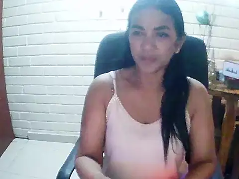 MiiaVelasquez online show from 25, 11, 2025