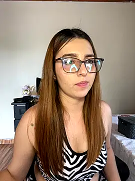 CoraVibes online show from 22, 9, 2025