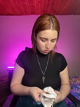 CoraVibes online show from 10, 11, 2025