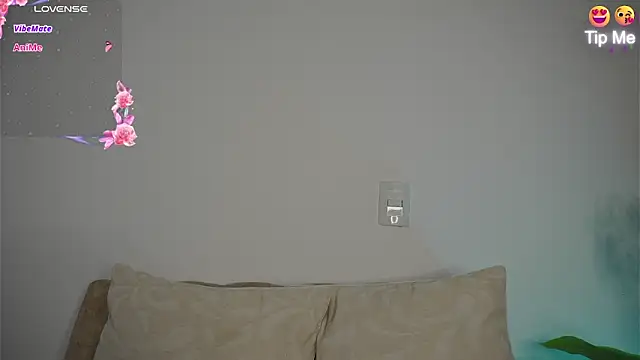 Roxybeautyy online show from 4, 4, 2026