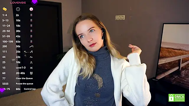 HongTomczak online show from 5, 10, 2025