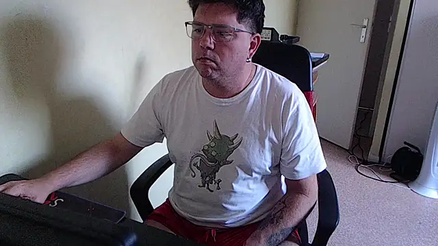 blueandwhite1 online show from 4, 11, 2025