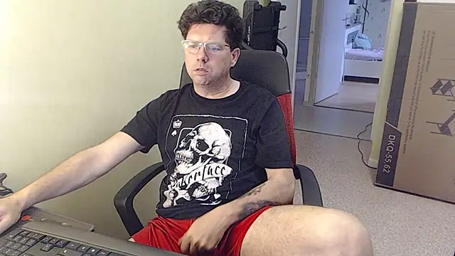 blueandwhite1 online show from 11, 4, 2026