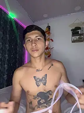 Alejandro BigCock22 online show from 11, 10, 2025