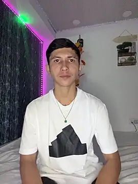 Alejandro BigCock22 online show from 13, 10, 2025