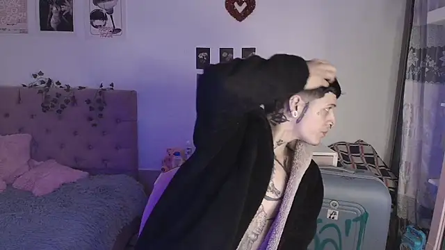 Snapshot of 2cyboy_ chatting on 16, 9, 2025 2cyboy online show from 16, 9, 2025