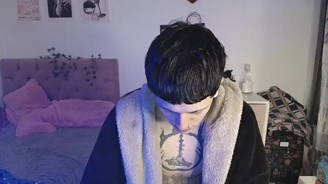 Snapshot of 2cyboy_ chatting on 17, 9, 2025 2cyboy online show from 17, 9, 2025