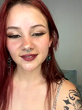 Snapshot of julse_ chatting on 28, 10, 2025 julse online show from 28, 10, 2025