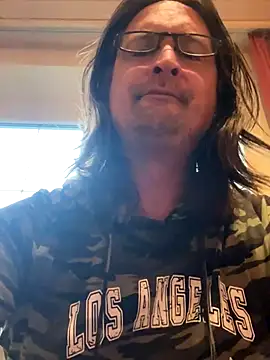 Snapshot of Cleohot1977 chatting on 26, 9, 2025 Cleohot1977 online show from 26, 9, 2025