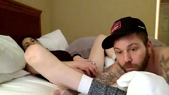 RaynLiz online show from 22, 2, 2026