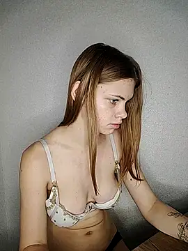 Snapshot of rinabluu chatting on 15, 9, 2025 rinabluu online show from 15, 9, 2025