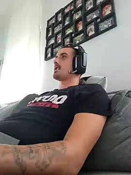 Snapshot of laki_98 chatting on 8, 9, 2025 laki 98 online show from 8, 9, 2025