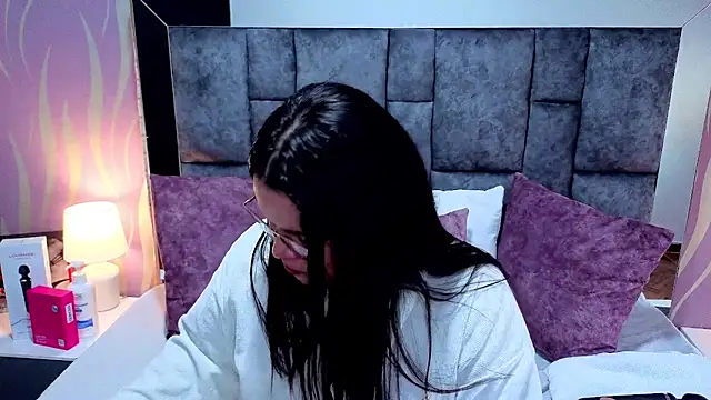 Snapshot of SamanthaPaImer chatting on 18, 9, 2025 SamanthaPaImer online show from 18, 9, 2025