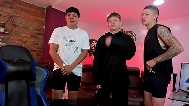 Snapshot of Handsomeboyss19 chatting on 7, 11, 2025 Handsomeboyss19 online show from 7, 11, 2025