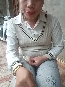 Phuong xxx online show from 1, 3, 2026