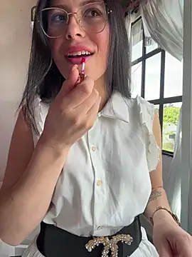 Mia salinass online show from 4, 2, 2026