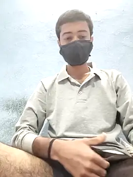 Snapshot of GirlsCrush_ chatting on 8, 11, 2025 GirlsCrush online show from 8, 11, 2025