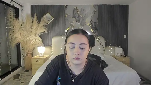 SarahCastro1  online show from 2, 3, 2026