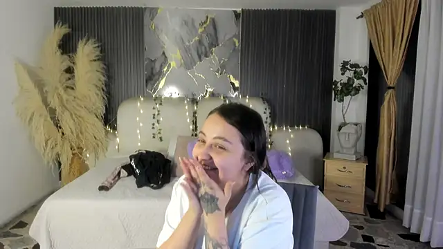 SarahCastro1  online show from 18, 4, 2026